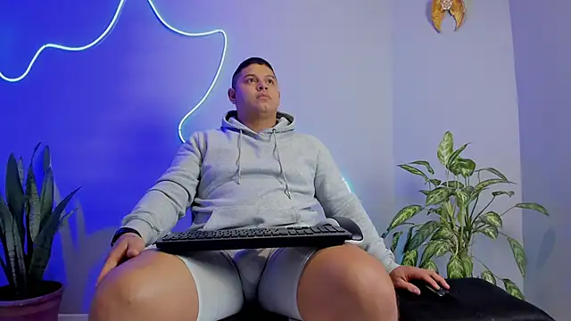 Maximus Steel online show from 10/13/25, 11:01