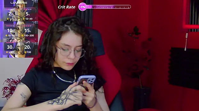 Snapshot of RavennMoonn chatting on 10/04/25, 09:05 RavennMoonn online show from 10/04/25, 09:05