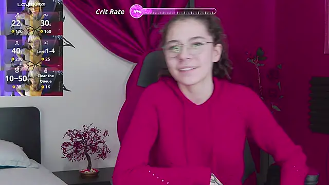 Snapshot of RavennMoonn chatting on 09/30/25, 07:53 RavennMoonn online show from 09/30/25, 07:53