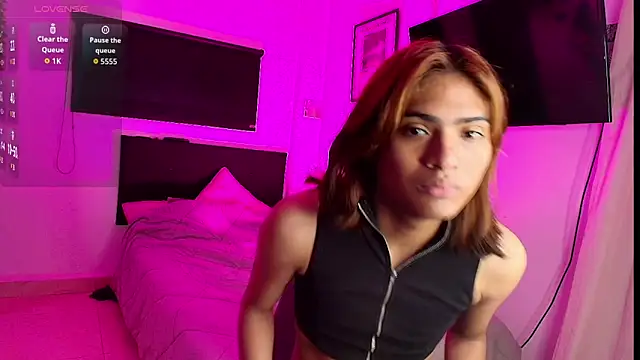 imgerver online show from 12/18/25, 01:26