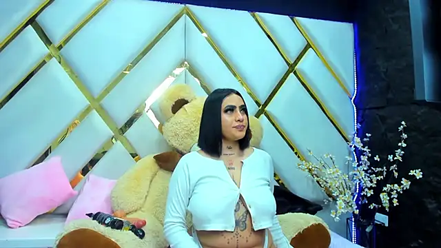 Snapshot of nikky_latin chatting on 09/30/25, 03:56 nikky latin online show from 09/30/25, 03:56