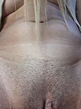 Elianasuarezz online show from 11/30/25, 01:06