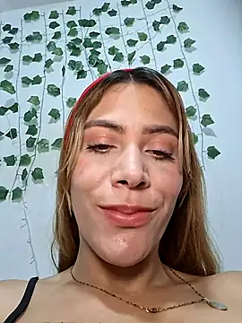 Elianasuarezz online show from 04/15/26, 12:53