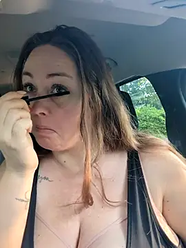 Snapshot of BrokenWife chatting on 09/09/25, 06:12 BrokenWife online show from 09/09/25, 06:12