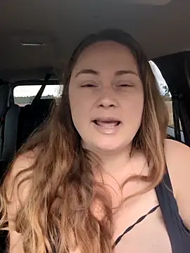 Snapshot of BrokenWife chatting on 09/15/25, 06:58 BrokenWife online show from 09/15/25, 06:58