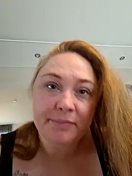 Snapshot of BrokenWife chatting on 04/16/26, 07:31 BrokenWife online show from 04/16/26, 07:31