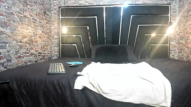 Snapshot of ALYANNA_HOT_ chatting on 11/30/25, 12:06 ALYANNA HOT online show from 11/30/25, 12:06