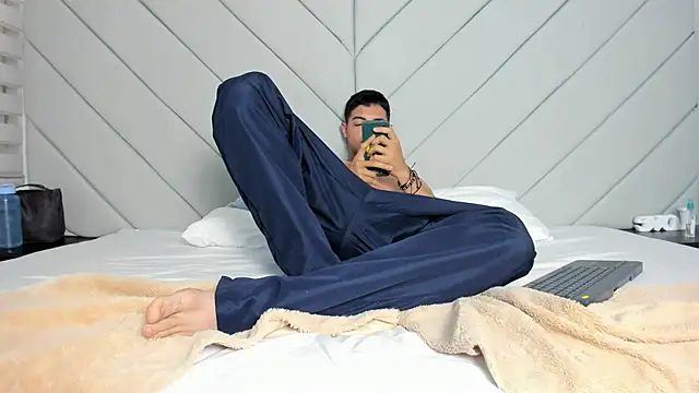 andrew colleman online show from 10/26/25, 02:56