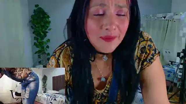 kataleya 29 online show from 12/17/25, 12:26