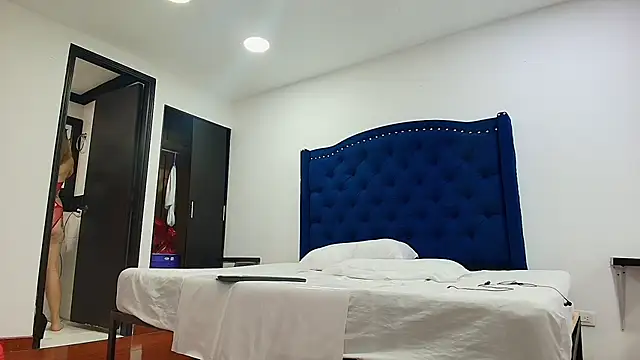 Snapshot of zarah_andrew__ chatting on 09/19/25, 01:59 zarah andrew online show from 09/19/25, 01:59