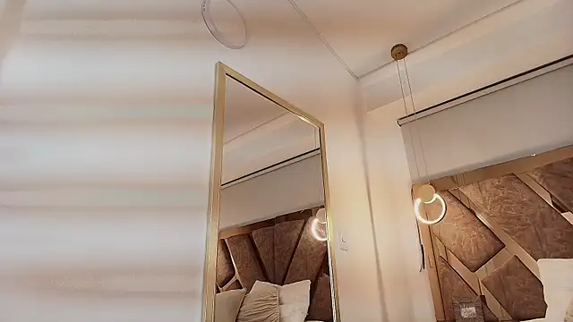 Snapshot of zarah_andrew__ chatting on 09/15/25, 12:16 zarah andrew online show from 09/15/25, 12:16