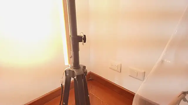 Snapshot of zarah_andrew__ chatting on 10/07/25, 11:55 zarah andrew online show from 10/07/25, 11:55