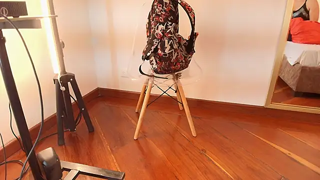 Snapshot of zarah_andrew__ chatting on 10/04/25, 01:45 zarah andrew online show from 10/04/25, 01:45