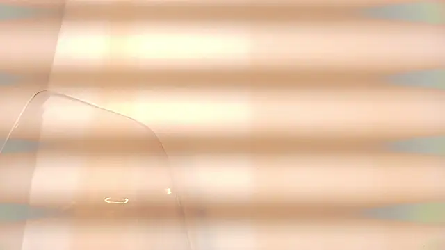 Snapshot of zarah_andrew__ chatting on 12/03/25, 01:43 zarah andrew online show from 12/03/25, 01:43