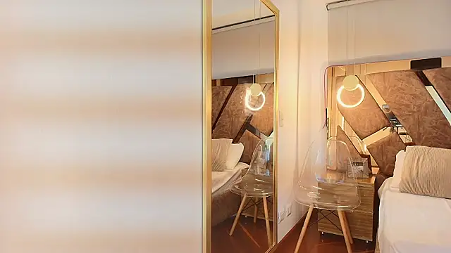 Snapshot of zarah_andrew__ chatting on 09/23/25, 12:01 zarah andrew online show from 09/23/25, 12:01