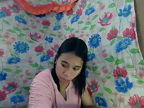 Snapshot of Pinay_Skinny18 chatting on 09/19/25, 01:31 Pinay Skinny18 online show from 09/19/25, 01:31