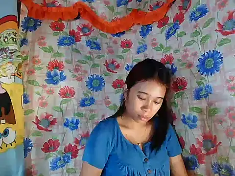 Snapshot of Pinay_Skinny18 chatting on 09/17/25, 12:45 Pinay Skinny18 online show from 09/17/25, 12:45