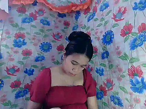 Snapshot of Pinay_Skinny18 chatting on 10/07/25, 12:11 Pinay Skinny18 online show from 10/07/25, 12:11