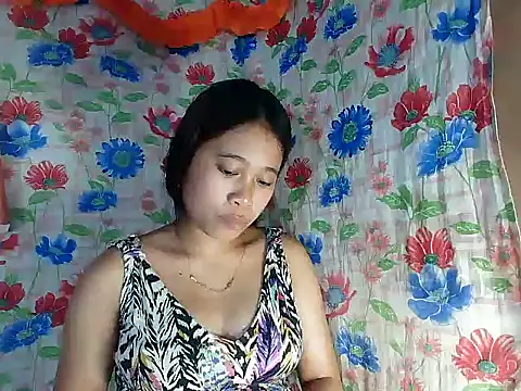 Snapshot of Pinay_Skinny18 chatting on 10/07/25, 12:17 Pinay Skinny18 online show from 10/07/25, 12:17