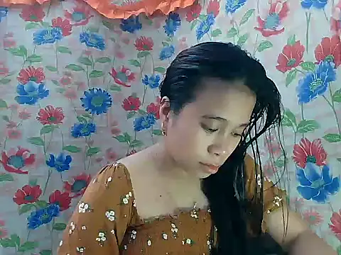Snapshot of Pinay_Skinny18 chatting on 10/19/25, 02:14 Pinay Skinny18 online show from 10/19/25, 02:14