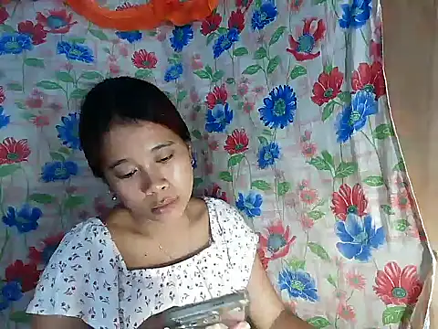 Snapshot of Pinay_Skinny18 chatting on 10/08/25, 01:12 Pinay Skinny18 online show from 10/08/25, 01:12