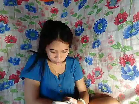 Snapshot of Pinay_Skinny18 chatting on 09/23/25, 07:54 Pinay Skinny18 online show from 09/23/25, 07:54