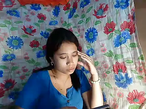 Snapshot of Pinay_Skinny18 chatting on 09/29/25, 01:39 Pinay Skinny18 online show from 09/29/25, 01:39
