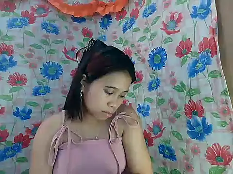 Snapshot of Pinay_Skinny18 chatting on 10/10/25, 01:28 Pinay Skinny18 online show from 10/10/25, 01:28