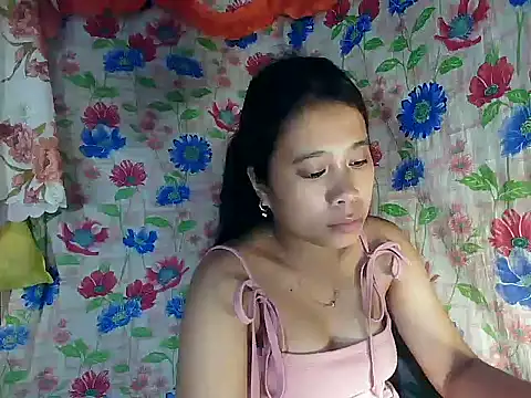 Snapshot of Pinay_Skinny18 chatting on 10/10/25, 01:34 Pinay Skinny18 online show from 10/10/25, 01:34