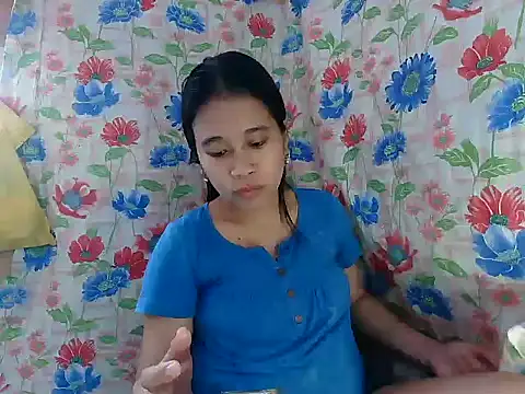 Snapshot of Pinay_Skinny18 chatting on 10/17/25, 01:53 Pinay Skinny18 online show from 10/17/25, 01:53