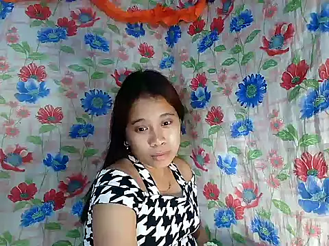 Snapshot of Pinay_Skinny18 chatting on 10/02/25, 12:52 Pinay Skinny18 online show from 10/02/25, 12:52