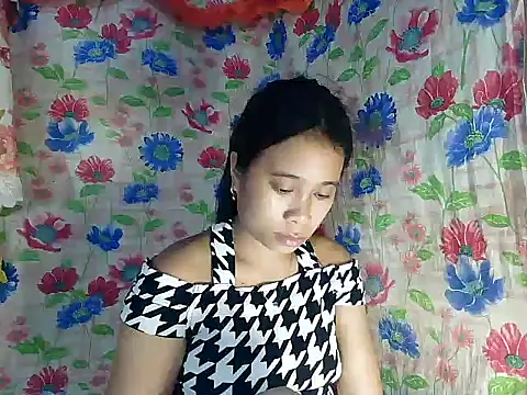 Snapshot of Pinay_Skinny18 chatting on 10/11/25, 01:45 Pinay Skinny18 online show from 10/11/25, 01:45