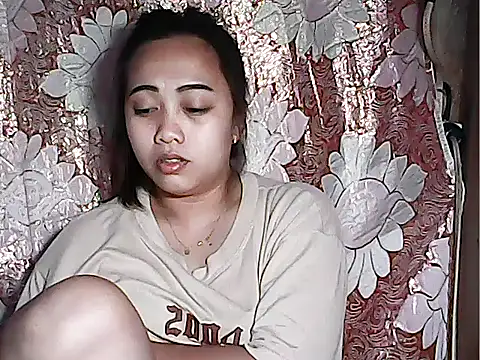 Snapshot of Pinay_Chubby20 chatting on 09/29/25, 10:04 Pinay Chubby20 online show from 09/29/25, 10:04