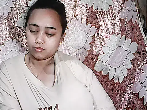 Snapshot of Pinay_Chubby20 chatting on 10/11/25, 09:38 Pinay Chubby20 online show from 10/11/25, 09:38