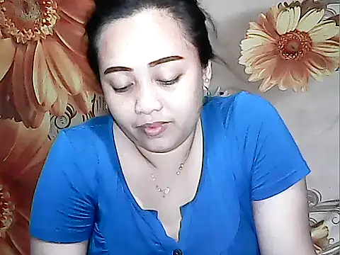 Snapshot of Pinay_Chubby20 chatting on 04/13/26, 09:35 Pinay Chubby20 online show from 04/13/26, 09:35