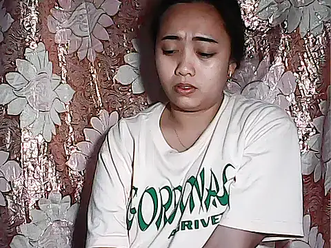 Snapshot of Pinay_Chubby20 chatting on 09/22/25, 10:05 Pinay Chubby20 online show from 09/22/25, 10:05