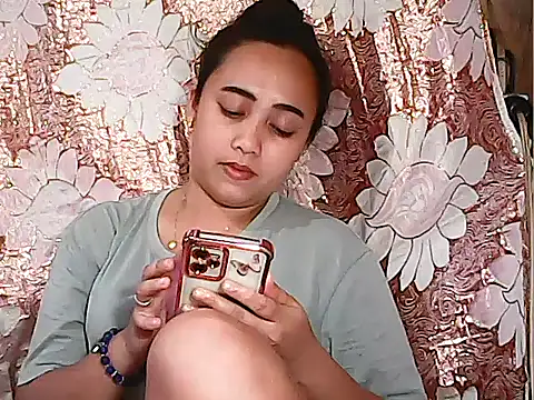 Snapshot of Pinay_Chubby20 chatting on 10/08/25, 08:05 Pinay Chubby20 online show from 10/08/25, 08:05