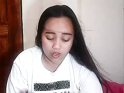 Snapshot of Pinay_Chubby20 chatting on 05/03/26, 01:04 Pinay Chubby20 online show from 05/03/26, 01:04