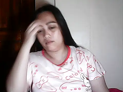 Snapshot of Pinay_Chubby20 chatting on 05/02/26, 09:42 Pinay Chubby20 online show from 05/02/26, 09:42