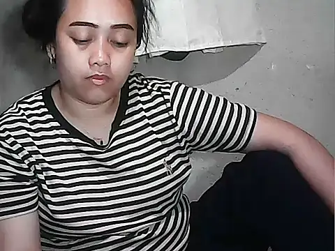 Snapshot of Pinay_Chubby20 chatting on 04/07/26, 10:44 Pinay Chubby20 online show from 04/07/26, 10:44