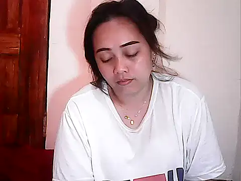 Snapshot of Pinay_Chubby20 chatting on 04/09/26, 12:12 Pinay Chubby20 online show from 04/09/26, 12:12
