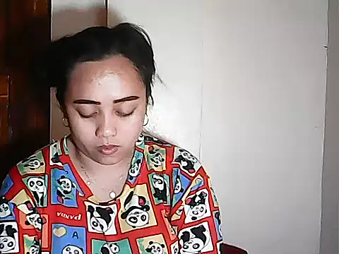 Snapshot of Pinay_Chubby20 chatting on 04/14/26, 11:04 Pinay Chubby20 online show from 04/14/26, 11:04