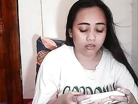 Snapshot of Pinay_Chubby20 chatting on 05/08/26, 12:42 Pinay Chubby20 online show from 05/08/26, 12:42