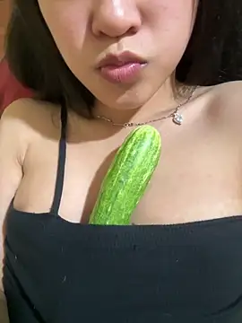 Snapshot of Sayhi_xo chatting on 12/16/25, 02:43 Sayhi xo online show from 12/16/25, 02:43