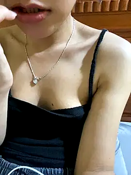 Snapshot of Sayhi_xo chatting on 10/31/25, 03:08 Sayhi xo online show from 10/31/25, 03:08