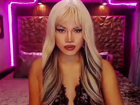 Snapshot of YllanaAltheaXxX chatting on 11/30/25, 03:13 YllanaAltheaXxX online show from 11/30/25, 03:13