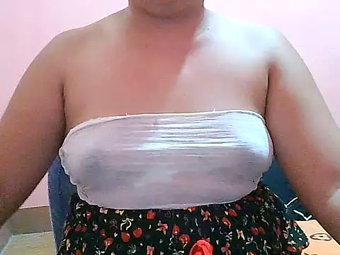 Snapshot of fresh_rosie chatting on 06/21/26, 11:32 fresh rosie online show from 06/21/26, 11:32