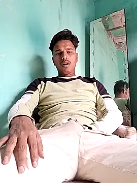 Snapshot of Asish_007 chatting on 11/15/25, 08:40 Asish 007 online show from 11/15/25, 08:40