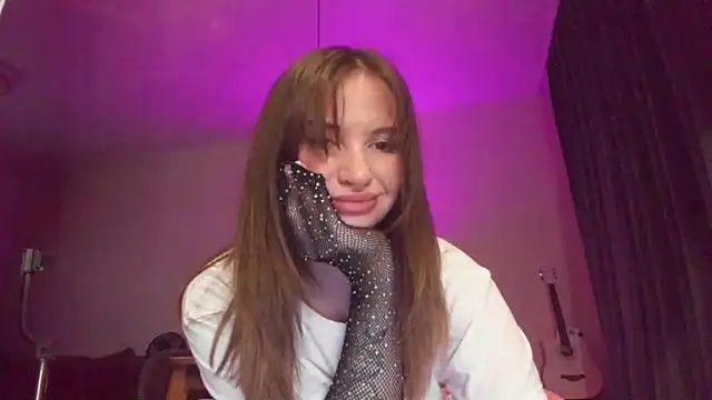 Snapshot of Voytinyme chatting on 09/21/25, 03:17 Voytinyme online show from 09/21/25, 03:17