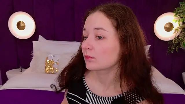 NancyJonson online show from 09/29/25, 03:13